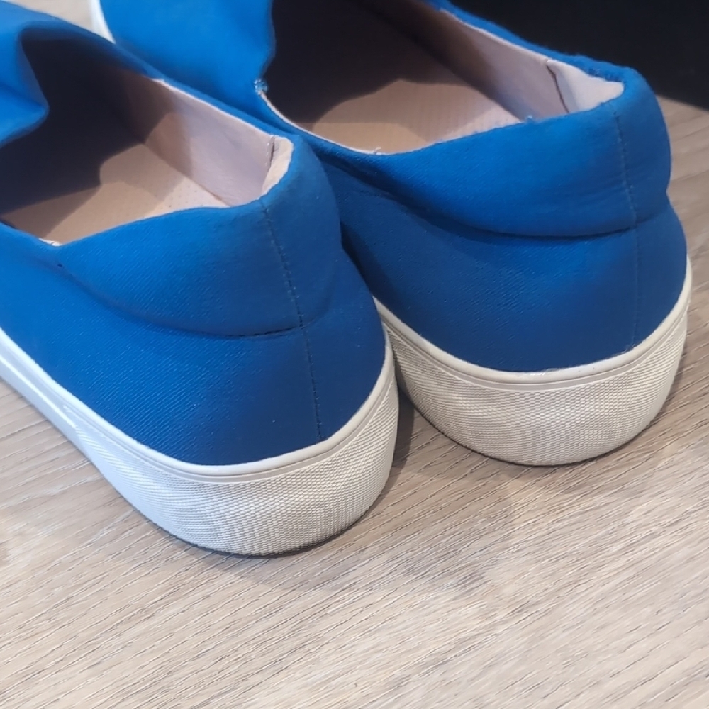 J Slides Blue Slip On Flats - Picture 5 of 8